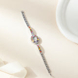 Reloj metálico con cristales elegantes