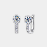 Pendientes huggie de moissanita brillantes