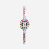 Reloj metálico con cristales elegantes