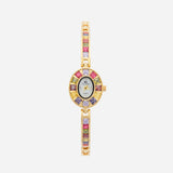 Reloj metálico con cristales elegantes