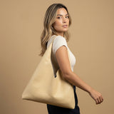 Bolsa Tote Tejida Silueta Retro