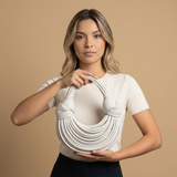 Bolso de Hombro con Accesorios Dorados