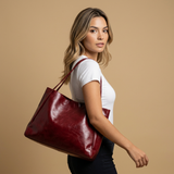 Bolso Tote Acogedor con Acabado Brillante