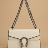 Bolso Cruzado con Solapa de Piel Grabada de Serpiente