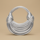 Bolso de Hombro con Accesorios Dorados