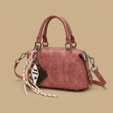 Bolso de Hombro con Letras Elevadas