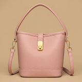 Bolso de Hombro con Cierre Dorado