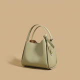 Bolso de Hombro con Hebilla Dorada
