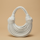 Bolso de Hombro con Accesorios Dorados