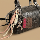 Bolso de Hombro con Letras Elevadas