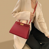Bolso de Hombro con Silueta Trapezoidal
