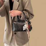 Bolso de Hombro con Letras Elevadas